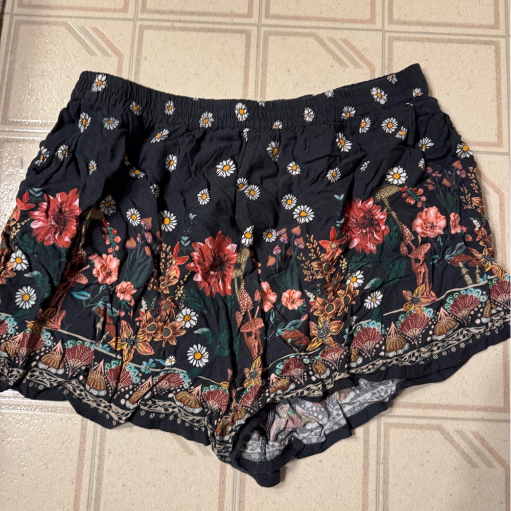 Floral Black shorts